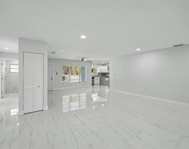 1339 22nd Street - Photo Thumbnail 11