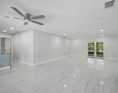 1339 22nd Street - Photo Thumbnail 9