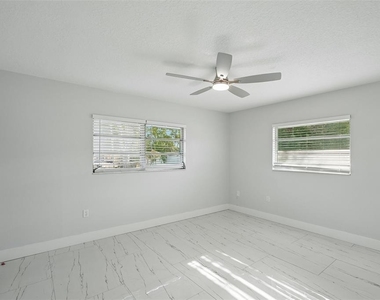 1339 22nd Street - Photo Thumbnail 18