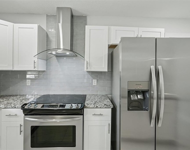 1339 22nd Street - Photo Thumbnail 14