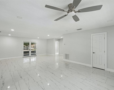 1339 22nd Street - Photo Thumbnail 10