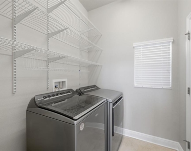 6533 Salt Creek Avenue - Photo Thumbnail 22
