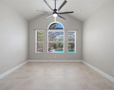 6533 Salt Creek Avenue - Photo Thumbnail 16