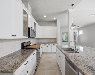 6533 Salt Creek Avenue - Photo Thumbnail 13