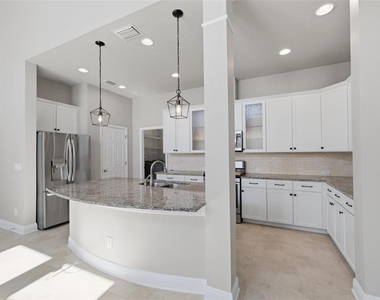 6533 Salt Creek Avenue - Photo Thumbnail 10
