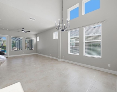 6533 Salt Creek Avenue - Photo Thumbnail 6