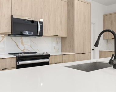 6466 Octave Street - Photo Thumbnail 11