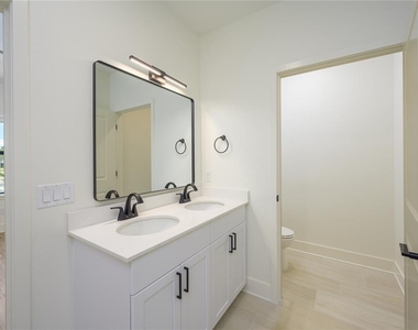 419 Se 1st Avenue - Photo Thumbnail 7