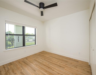 419 Se 1st Avenue - Photo Thumbnail 6