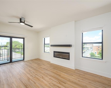 419 Se 1st Avenue - Photo Thumbnail 1