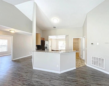 645 Hearthglen Boulevard - Photo Thumbnail 9