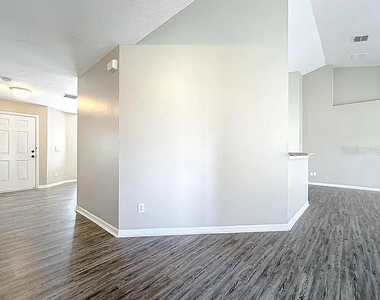 645 Hearthglen Boulevard - Photo Thumbnail 18