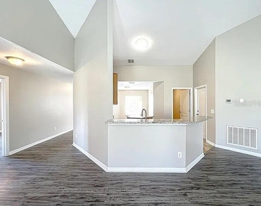 645 Hearthglen Boulevard - Photo Thumbnail 8