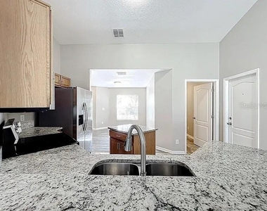 645 Hearthglen Boulevard - Photo Thumbnail 13