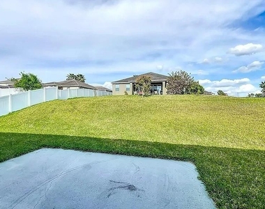 645 Hearthglen Boulevard - Photo Thumbnail 35