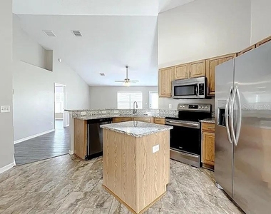 645 Hearthglen Boulevard - Photo Thumbnail 6