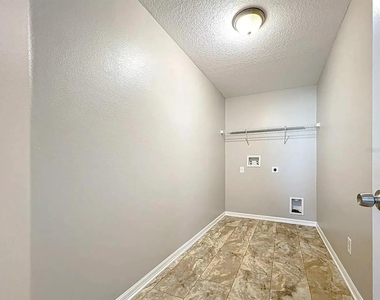 645 Hearthglen Boulevard - Photo Thumbnail 22