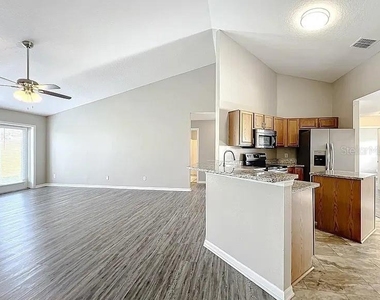 645 Hearthglen Boulevard - Photo Thumbnail 15