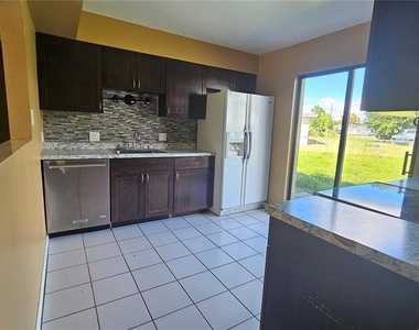 2251 E 8th Street - Photo Thumbnail 3