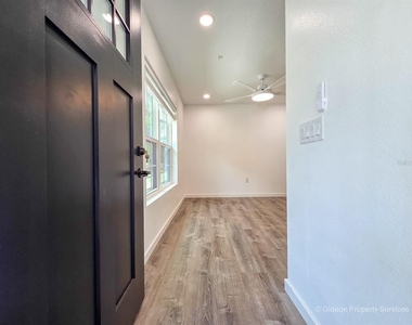 210 Se 21st Terrace - Photo Thumbnail 1