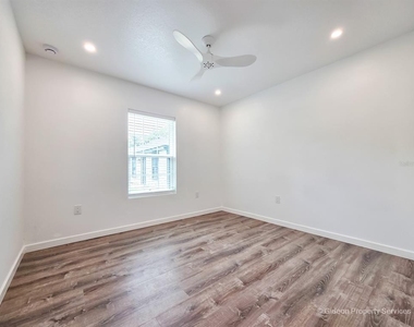 207 Se 21st Terrace - Photo Thumbnail 9