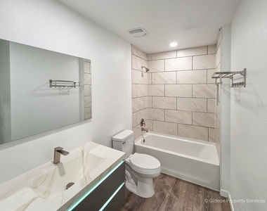 207 Se 21st Terrace - Photo Thumbnail 13