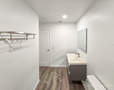 207 Se 21st Terrace - Photo Thumbnail 14