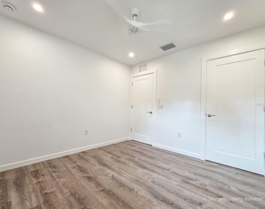 207 Se 21st Terrace - Photo Thumbnail 17