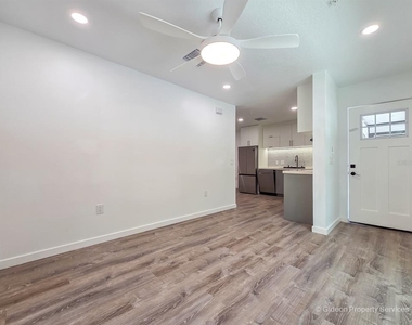 206 Se 21st Terrace - Photo Thumbnail 3
