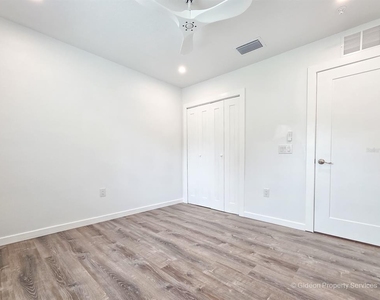 206 Se 21st Terrace - Photo Thumbnail 10