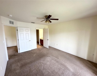 4600 E Moody Boulevard - Photo Thumbnail 12