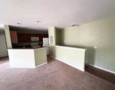 4600 Moody Boulevard E - Photo Thumbnail 7