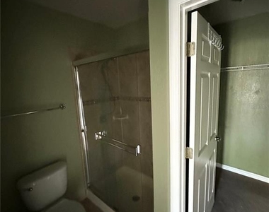 4600 Moody Boulevard E - Photo Thumbnail 15
