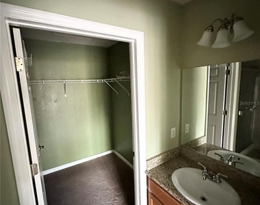 4600 Moody Boulevard E - Photo Thumbnail 14