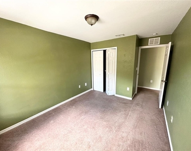 4600 Moody Boulevard E - Photo Thumbnail 18