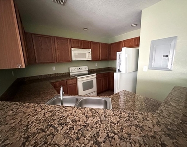4600 Moody Boulevard E - Photo Thumbnail 9