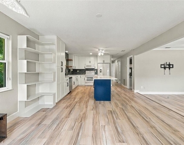 4457 Gallup Avenue - Photo Thumbnail 7