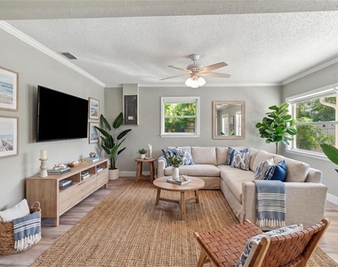 4457 Gallup Avenue - Photo Thumbnail 16