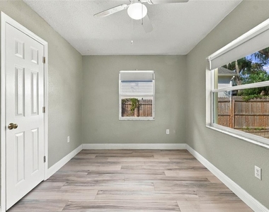 4457 Gallup Avenue - Photo Thumbnail 25