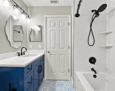 4457 Gallup Avenue - Photo Thumbnail 23