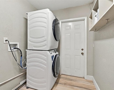 4457 Gallup Avenue - Photo Thumbnail 27