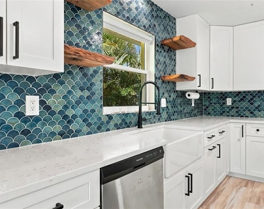 4457 Gallup Avenue - Photo Thumbnail 11