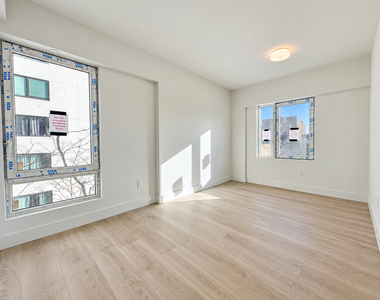 80 linden blvd - Photo Thumbnail 3