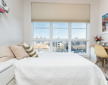 978 Kent Ave - Photo Thumbnail 6