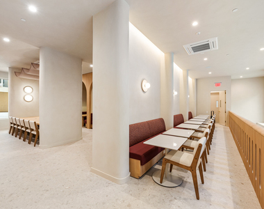 525 Pacific St - Photo Thumbnail 7