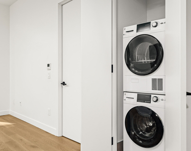 828 Metropolitan Ave - Photo Thumbnail 8