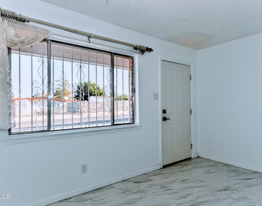 4909 Winthrop Drive - Photo Thumbnail 3
