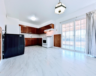 4909 Winthrop Drive - Photo Thumbnail 9