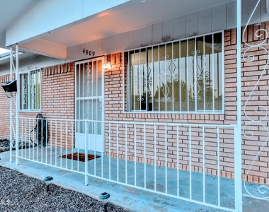 4909 Winthrop Drive - Photo Thumbnail 8