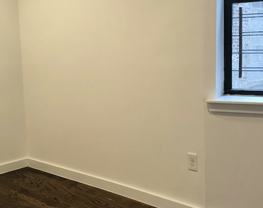 410 Eastern Parkway - Photo Thumbnail 10